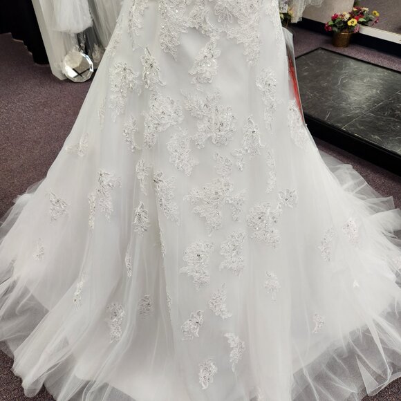 Private Label Clemence Bridal Gown Size 4 Ivory Lace/Tulle Wedding Dress - Picture 3 of 9